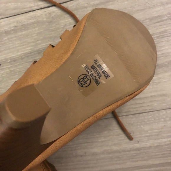 Brown lace heels - Picture 5 of 5